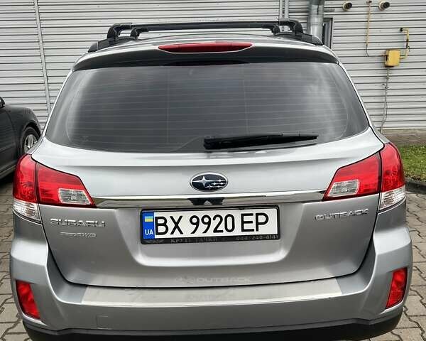 Сірий Субару Аутбек, об'ємом двигуна 2.46 л та пробігом 225 тис. км за 10300 $, фото 1 на Automoto.ua