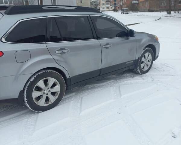 Сірий Субару Аутбек, об'ємом двигуна 2.46 л та пробігом 270 тис. км за 8600 $, фото 4 на Automoto.ua