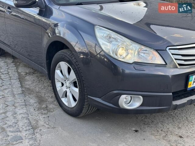 Серый Субару Аутбек, объемом двигателя 2.46 л и пробегом 189 тыс. км за 8700 $, фото 3 на Automoto.ua