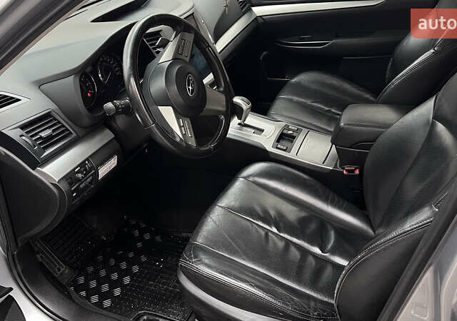 Серый Субару Аутбек, объемом двигателя 2.46 л и пробегом 220 тыс. км за 8300 $, фото 12 на Automoto.ua