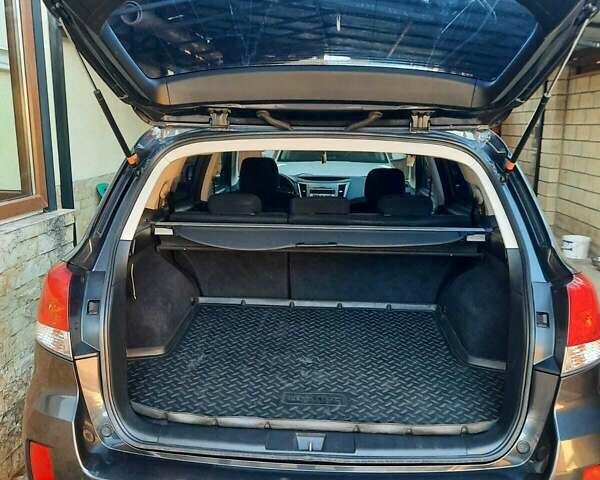 Серый Субару Аутбек, объемом двигателя 2.46 л и пробегом 194 тыс. км за 8500 $, фото 21 на Automoto.ua