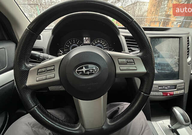 Серый Субару Аутбек, объемом двигателя 2.46 л и пробегом 220 тыс. км за 8300 $, фото 26 на Automoto.ua