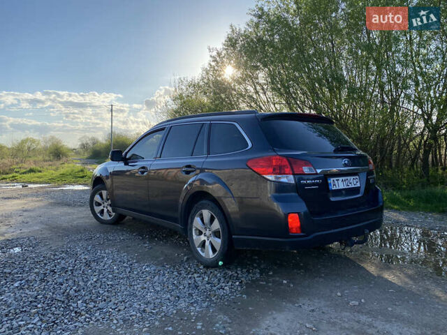 Сірий Субару Аутбек, об'ємом двигуна 2 л та пробігом 250 тис. км за 7600 $, фото 4 на Automoto.ua