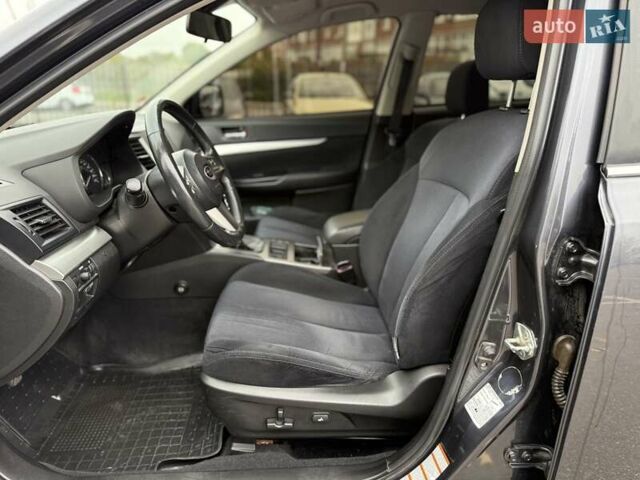 Серый Субару Аутбек, объемом двигателя 2 л и пробегом 350 тыс. км за 6900 $, фото 17 на Automoto.ua