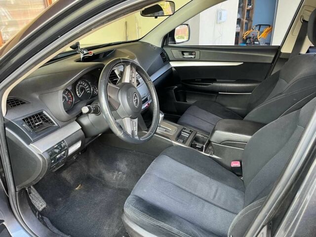 Серый Субару Аутбек, объемом двигателя 2.5 л и пробегом 239 тыс. км за 8000 $, фото 12 на Automoto.ua