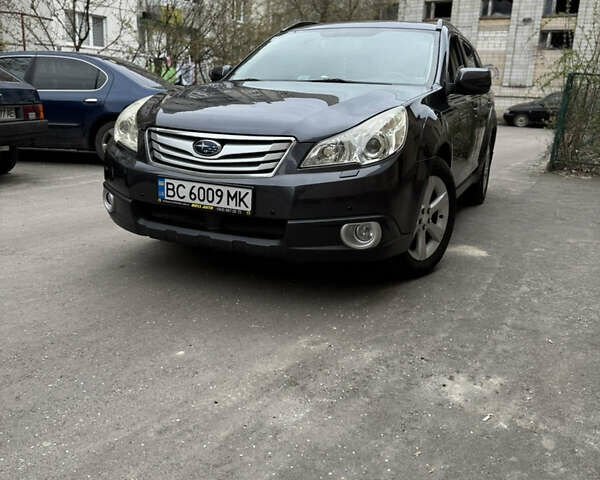 Серый Субару Аутбек, объемом двигателя 2.5 л и пробегом 210 тыс. км за 9600 $, фото 3 на Automoto.ua