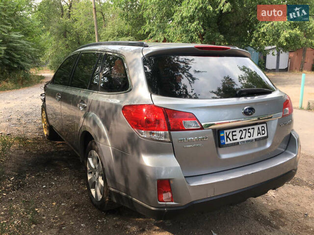 Сірий Субару Аутбек, об'ємом двигуна 2.46 л та пробігом 220 тис. км за 9000 $, фото 5 на Automoto.ua