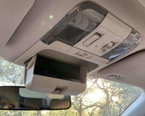 Сірий Субару Аутбек, об'ємом двигуна 2 л та пробігом 250 тис. км за 7600 $, фото 15 на Automoto.ua