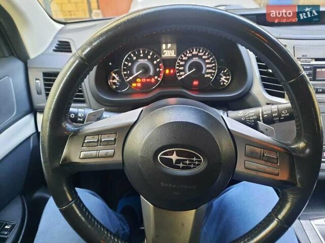 Серый Субару Аутбек, объемом двигателя 2.46 л и пробегом 194 тыс. км за 8500 $, фото 9 на Automoto.ua