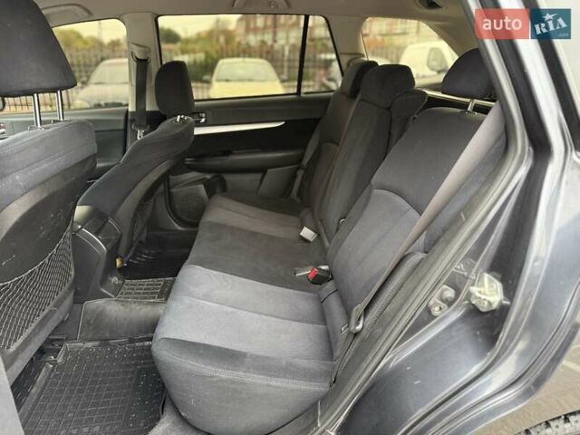 Серый Субару Аутбек, объемом двигателя 2 л и пробегом 350 тыс. км за 6900 $, фото 26 на Automoto.ua