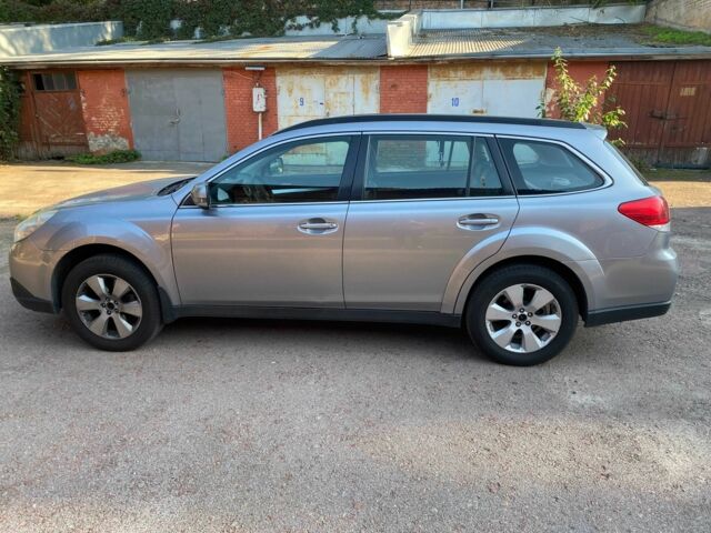 Серый Субару Аутбек, объемом двигателя 2.5 л и пробегом 198 тыс. км за 8500 $, фото 2 на Automoto.ua