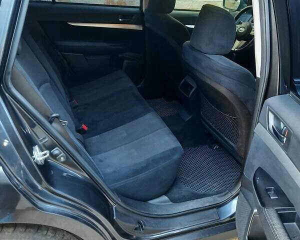 Серый Субару Аутбек, объемом двигателя 2.46 л и пробегом 194 тыс. км за 8500 $, фото 19 на Automoto.ua