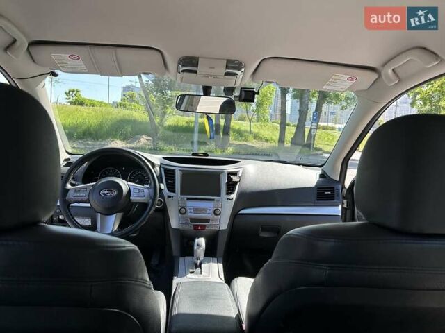 Сірий Субару Аутбек, об'ємом двигуна 2.46 л та пробігом 225 тис. км за 13900 $, фото 17 на Automoto.ua