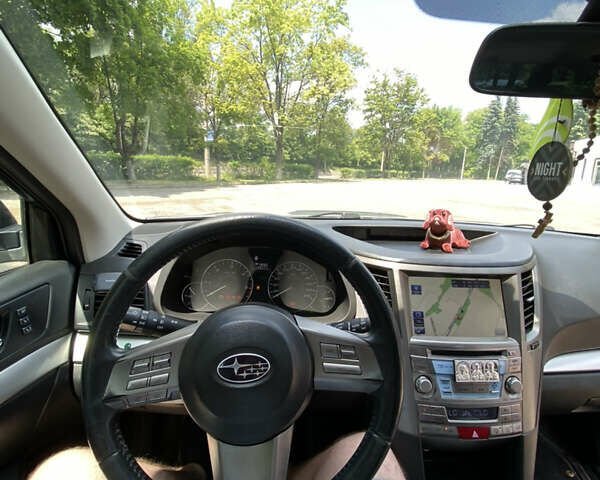 Сірий Субару Аутбек, об'ємом двигуна 2 л та пробігом 160 тис. км за 9500 $, фото 25 на Automoto.ua