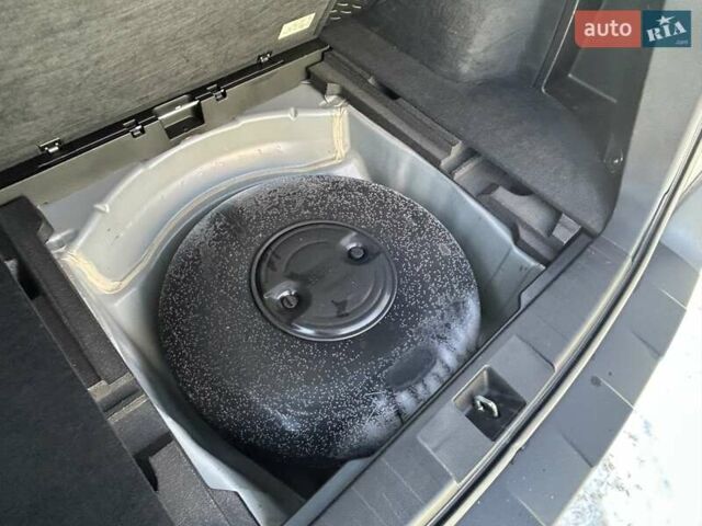 Серый Субару Аутбек, объемом двигателя 2.46 л и пробегом 245 тыс. км за 10000 $, фото 8 на Automoto.ua