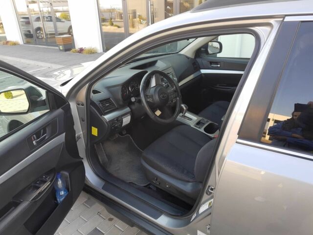 Серый Субару Аутбек, объемом двигателя 2.5 л и пробегом 225 тыс. км за 7800 $, фото 15 на Automoto.ua