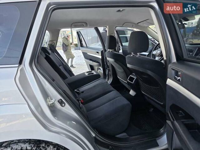 Серый Субару Аутбек, объемом двигателя 2.5 л и пробегом 219 тыс. км за 8333 $, фото 65 на Automoto.ua