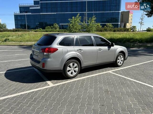 Сірий Субару Аутбек, об'ємом двигуна 2.46 л та пробігом 225 тис. км за 13900 $, фото 4 на Automoto.ua