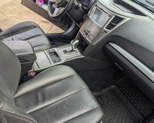 Сірий Субару Аутбек, об'ємом двигуна 2.46 л та пробігом 200 тис. км за 10200 $, фото 24 на Automoto.ua