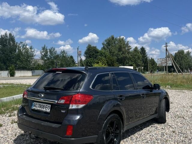 Сірий Субару Аутбек, об'ємом двигуна 2 л та пробігом 300 тис. км за 7802 $, фото 1 на Automoto.ua