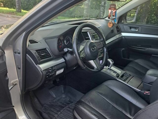 Серый Субару Аутбек, объемом двигателя 2.4 л и пробегом 207 тыс. км за 9200 $, фото 3 на Automoto.ua