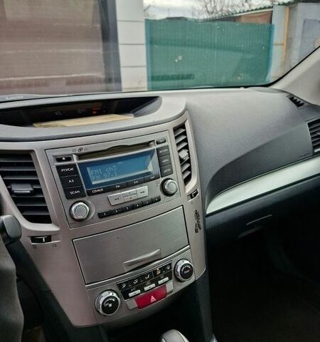 Сірий Субару Аутбек, об'ємом двигуна 2.46 л та пробігом 183 тис. км за 9000 $, фото 5 на Automoto.ua