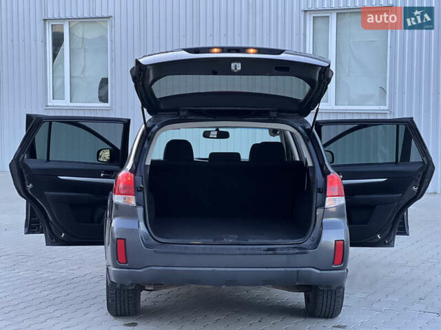 Сірий Субару Аутбек, об'ємом двигуна 2.46 л та пробігом 230 тис. км за 8300 $, фото 27 на Automoto.ua