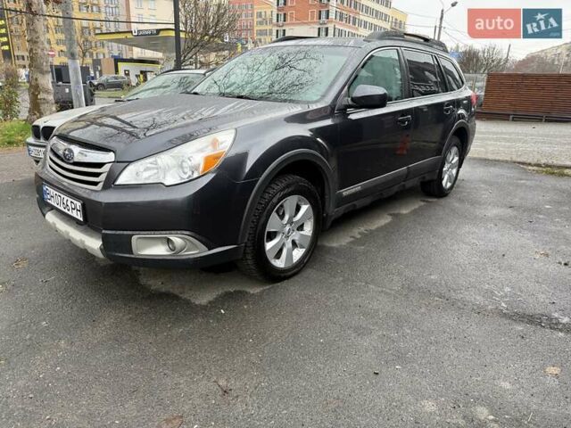 Серый Субару Аутбек, объемом двигателя 2.5 л и пробегом 318 тыс. км за 9500 $, фото 2 на Automoto.ua