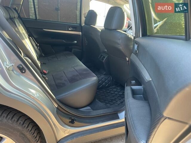 Сірий Субару Аутбек, об'ємом двигуна 2.46 л та пробігом 247 тис. км за 10000 $, фото 15 на Automoto.ua