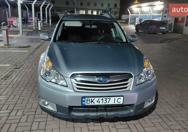 Серый Субару Аутбек, объемом двигателя 2.46 л и пробегом 280 тыс. км за 7500 $, фото 3 на Automoto.ua