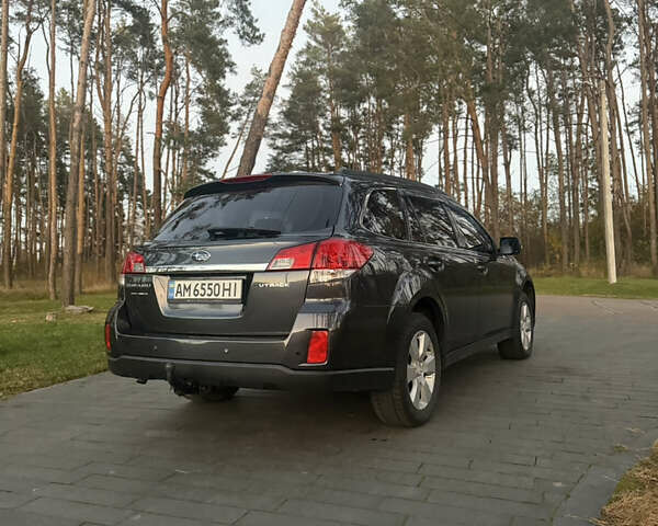 Серый Субару Аутбек, объемом двигателя 2.46 л и пробегом 198 тыс. км за 8750 $, фото 5 на Automoto.ua