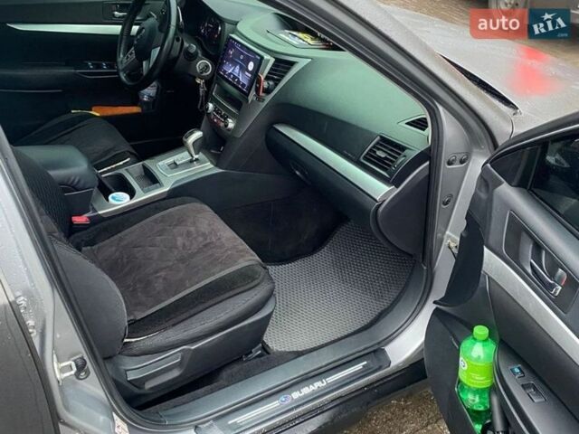 Сірий Субару Аутбек, об'ємом двигуна 2.46 л та пробігом 273 тис. км за 9500 $, фото 7 на Automoto.ua