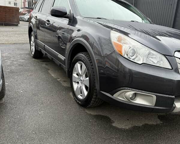 Серый Субару Аутбек, объемом двигателя 2.5 л и пробегом 318 тыс. км за 9500 $, фото 3 на Automoto.ua