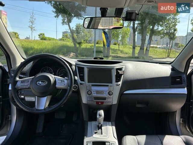 Сірий Субару Аутбек, об'ємом двигуна 2.46 л та пробігом 225 тис. км за 13900 $, фото 16 на Automoto.ua