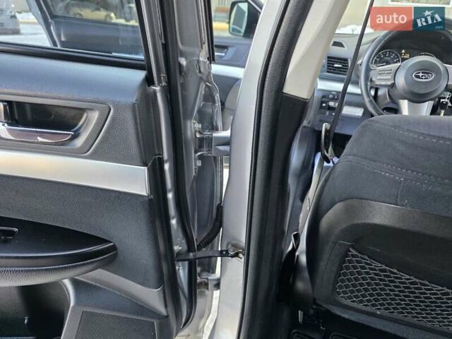Серый Субару Аутбек, объемом двигателя 2.5 л и пробегом 219 тыс. км за 8333 $, фото 54 на Automoto.ua