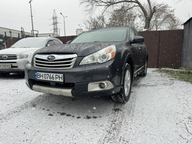Серый Субару Аутбек, объемом двигателя 2.5 л и пробегом 300 тыс. км за 7900 $, фото 6 на Automoto.ua