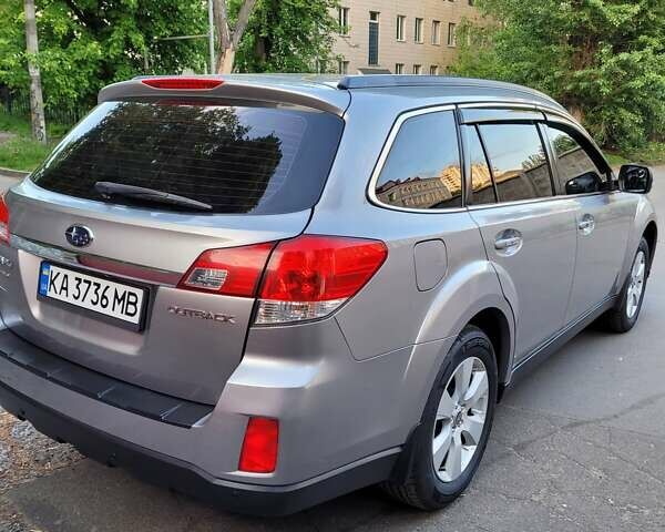 Серый Субару Аутбек, объемом двигателя 2.46 л и пробегом 155 тыс. км за 11900 $, фото 6 на Automoto.ua