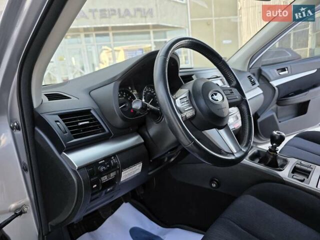 Серый Субару Аутбек, объемом двигателя 2.5 л и пробегом 219 тыс. км за 8333 $, фото 38 на Automoto.ua