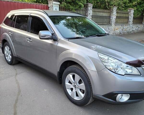 Серый Субару Аутбек, объемом двигателя 2.46 л и пробегом 155 тыс. км за 11900 $, фото 2 на Automoto.ua