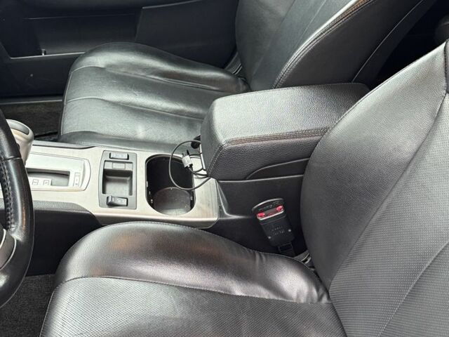 Серый Субару Аутбек, объемом двигателя 2.5 л и пробегом 300 тыс. км за 7900 $, фото 10 на Automoto.ua