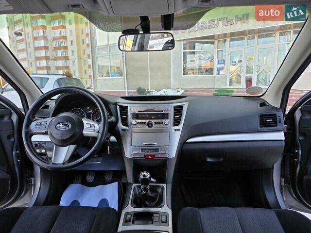 Серый Субару Аутбек, объемом двигателя 2.5 л и пробегом 219 тыс. км за 8333 $, фото 52 на Automoto.ua