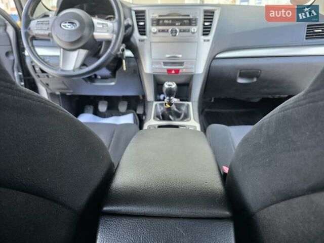 Серый Субару Аутбек, объемом двигателя 2.5 л и пробегом 219 тыс. км за 8333 $, фото 51 на Automoto.ua