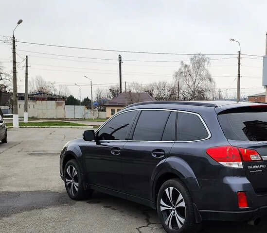 Серый Субару Аутбек, объемом двигателя 2.5 л и пробегом 250 тыс. км за 9700 $, фото 3 на Automoto.ua