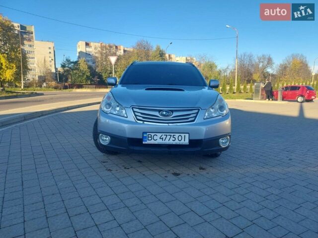 Серый Субару Аутбек, объемом двигателя 2 л и пробегом 174 тыс. км за 9000 $, фото 2 на Automoto.ua