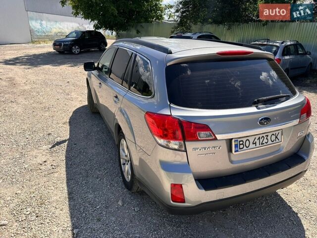 Серый Субару Аутбек, объемом двигателя 2 л и пробегом 180 тыс. км за 9000 $, фото 3 на Automoto.ua