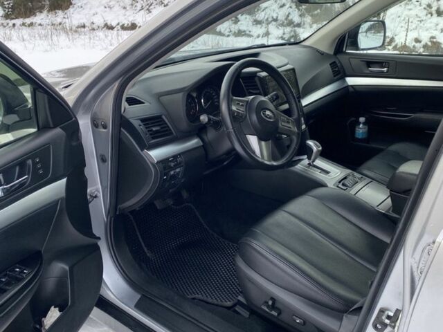 Сірий Субару Аутбек, об'ємом двигуна 2.5 л та пробігом 175 тис. км за 10500 $, фото 8 на Automoto.ua