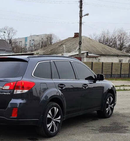 Серый Субару Аутбек, объемом двигателя 2.5 л и пробегом 250 тыс. км за 9700 $, фото 5 на Automoto.ua