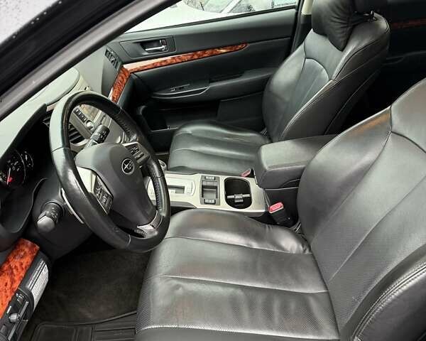 Серый Субару Аутбек, объемом двигателя 2.5 л и пробегом 318 тыс. км за 9500 $, фото 12 на Automoto.ua