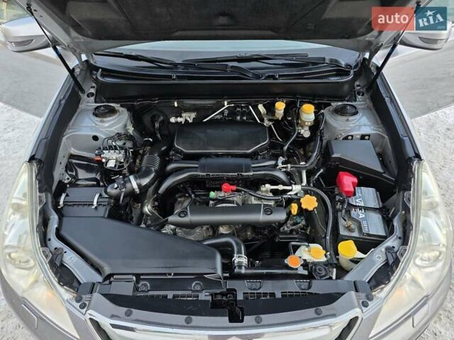 Серый Субару Аутбек, объемом двигателя 2.5 л и пробегом 219 тыс. км за 8333 $, фото 73 на Automoto.ua