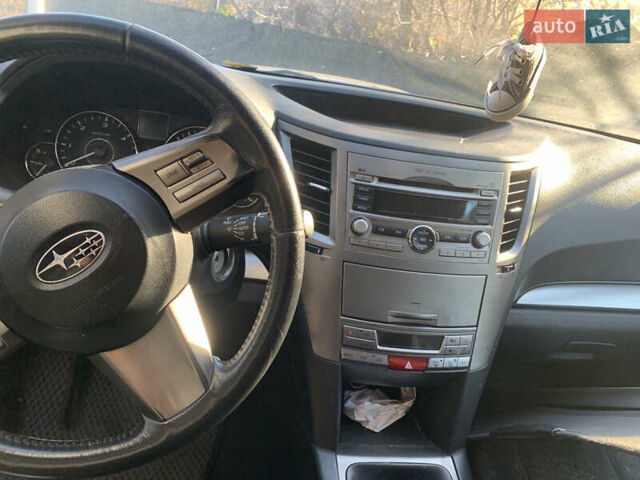 Серый Субару Аутбек, объемом двигателя 2 л и пробегом 1 тыс. км за 3000 $, фото 10 на Automoto.ua